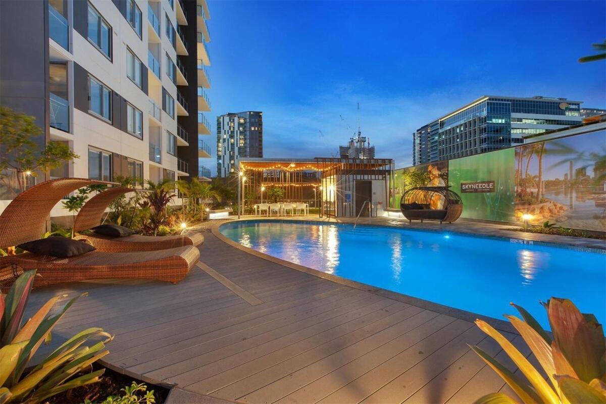 Luxury 2 Bedroom Near South Bank With Free Car Park, Pool, Views And Sofa Bed * Brisbane