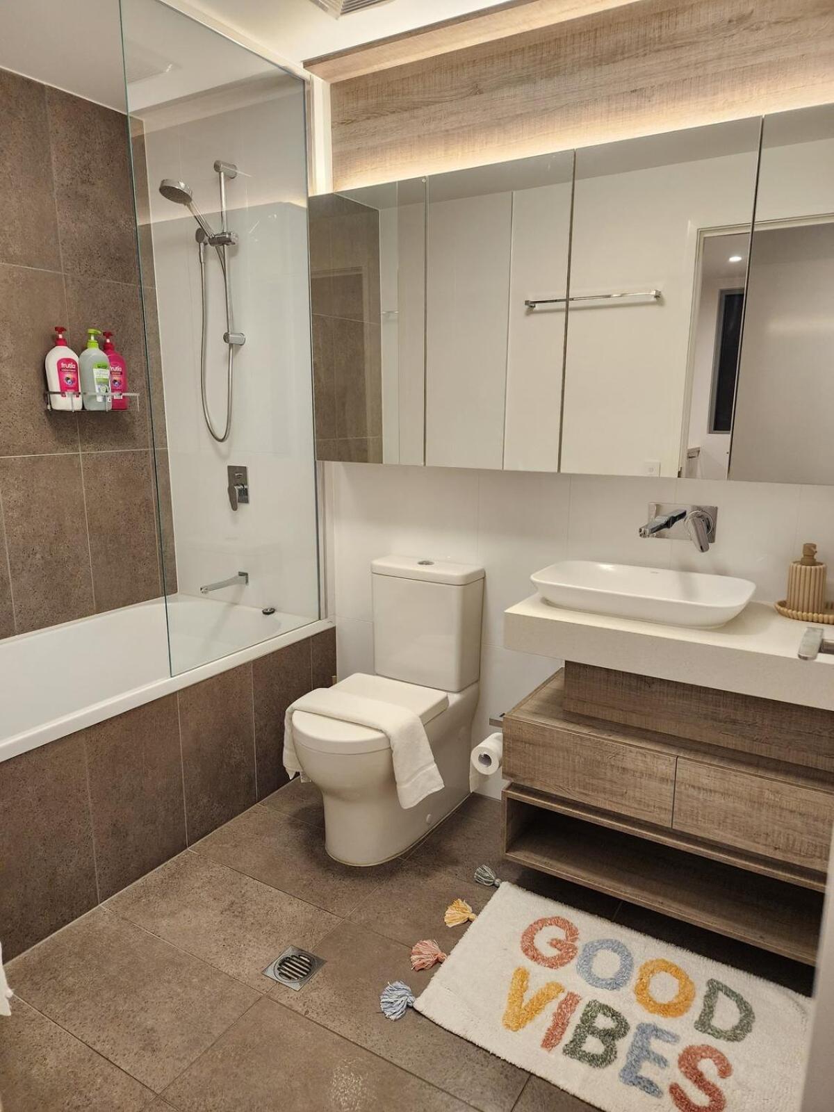 Apartment Luxury 2 Bedroom Near South Bank With Free Car Park, Pool, Views And Sofa Bed Brisbane